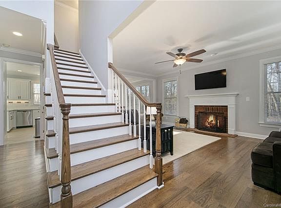 3rd image of 1300 Dutch Rd