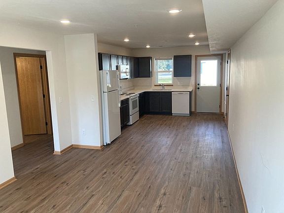 2nd image of 518 Mill St #4