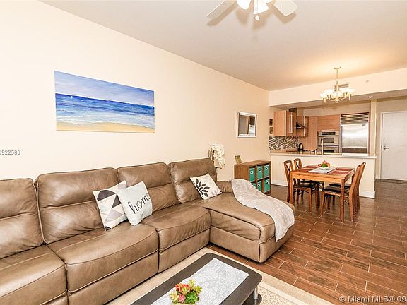 2nd image of 218 SE 14th St APT 1006