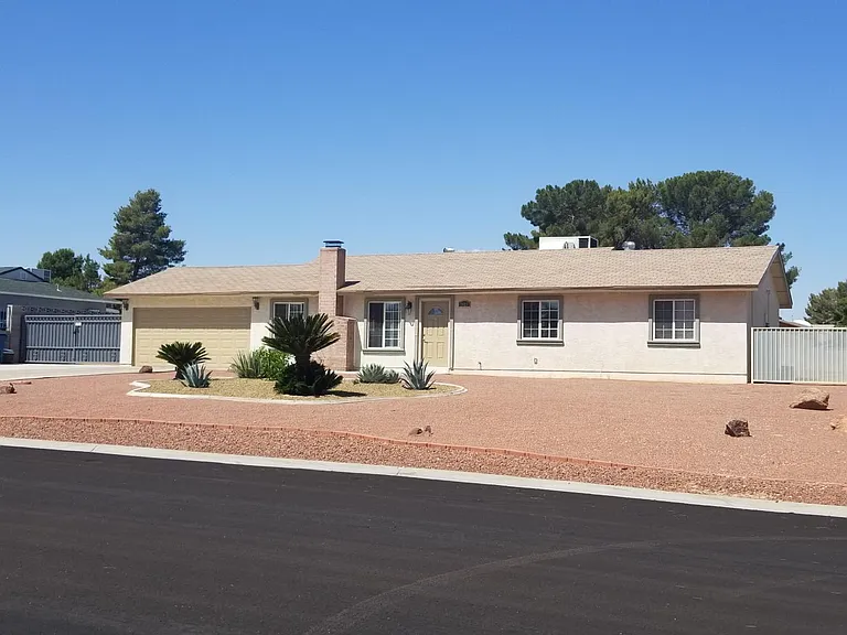 7957 Firethorn Ln — Photo 4