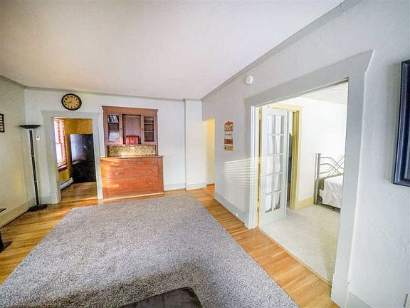 4th image of 1308 W York Ave