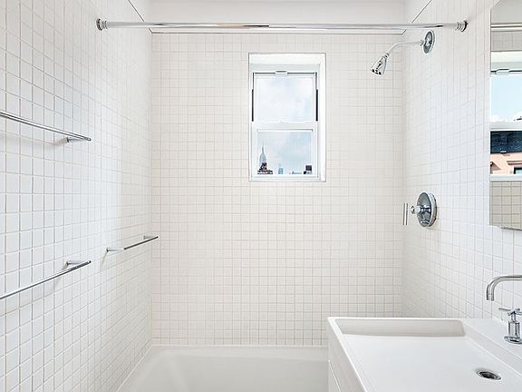 5th image of 2 King St APT 6B