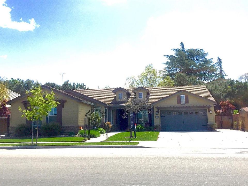 1st image of 2327 Parkwoods Way