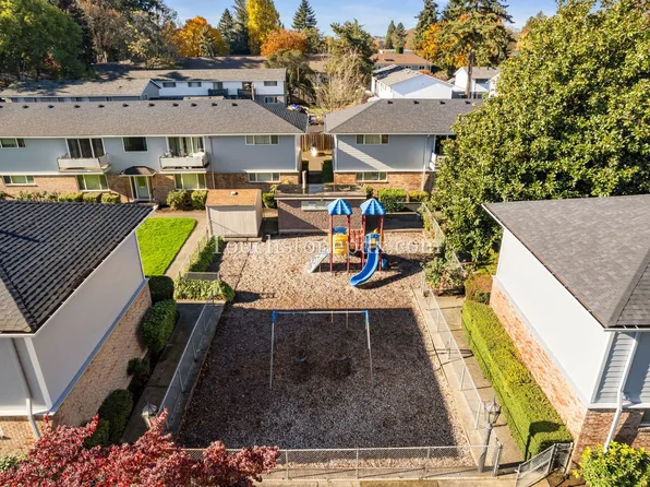 Beaverton Garden Court Apartments