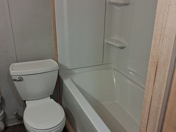 3rd image of 821-823 Ravencrest Ave #821
