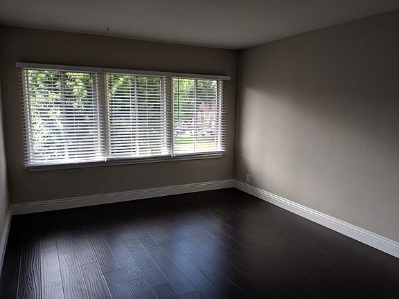 4th image of 801-931 E 46th St #827