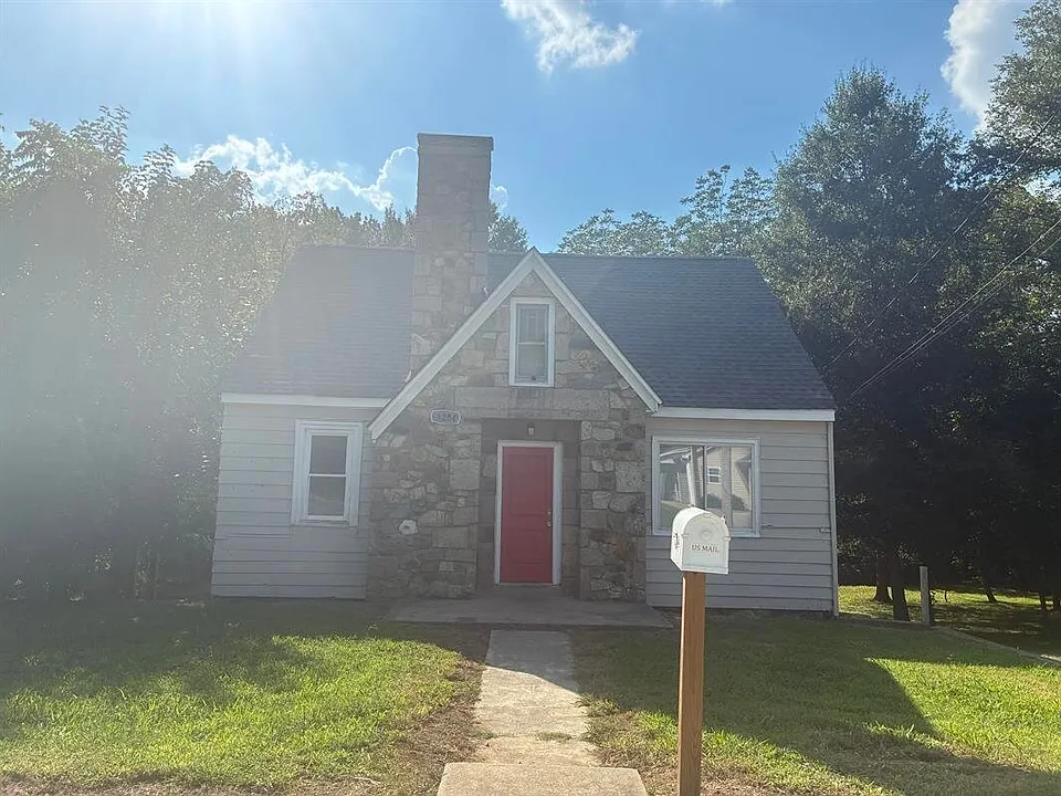 1204 Asheboro St
