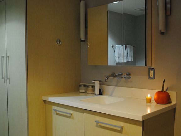4th image of 136 Main St APT 406