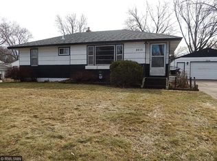 2516 Mayer Ln N, Maplewood, MN 55119