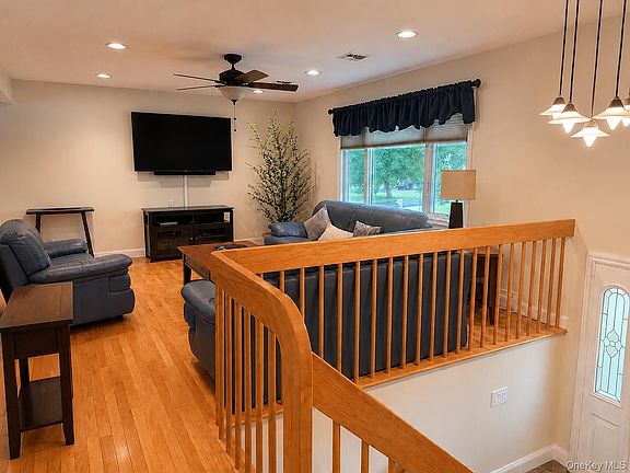 2nd image of 12 Spur Drive