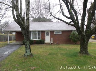 1455 Mineral Wells Ave, Paris, TN 38242