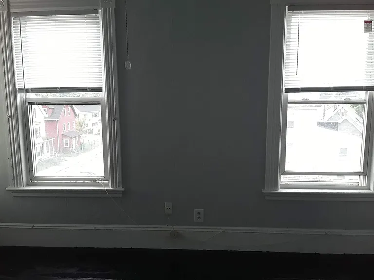 3-107-109 Endicott St #3 — Photo 8