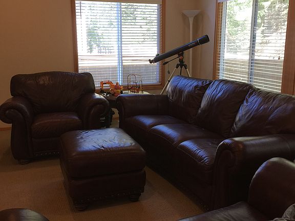 2nd image of 20594 NE 32nd Ct