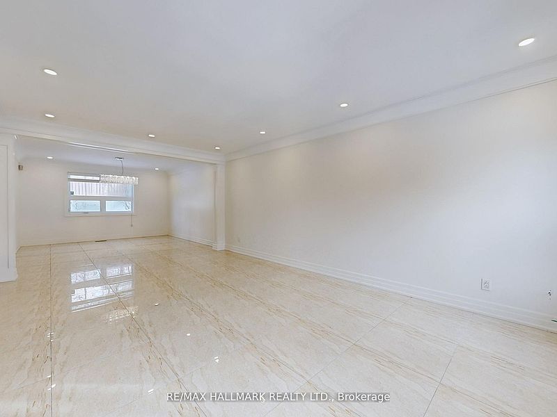 Toronto House for rent - 5 Bedrooms — photo 4