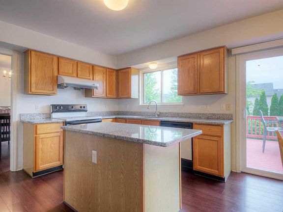 4th image of 3254 Tiger Lily Dr