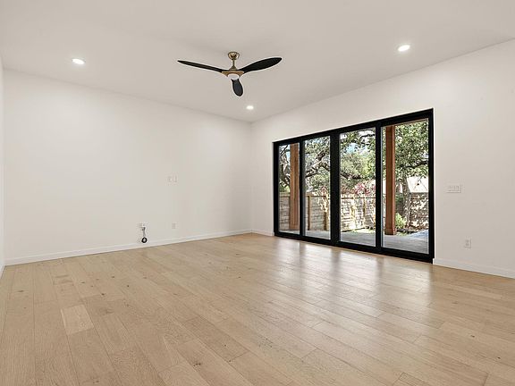 4th image of 2316 Euclid Ave