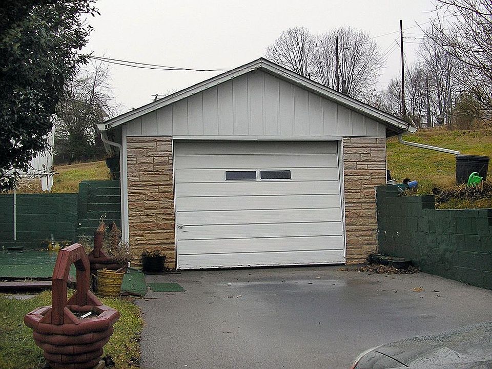 2nd image of 1528 Suncrest Dr