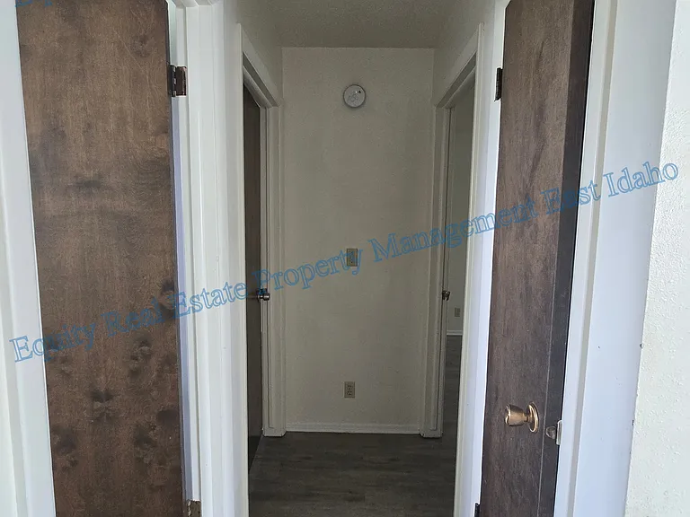 ID - 848, 852, 854, 856 Bryan Rd - LB - 854 — Photo 10