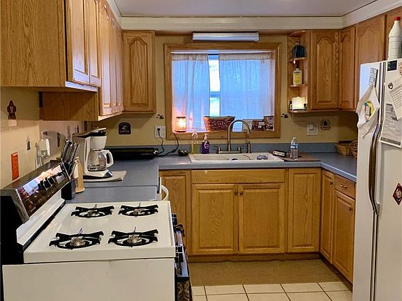5th image of 2213 Sheffield Pl