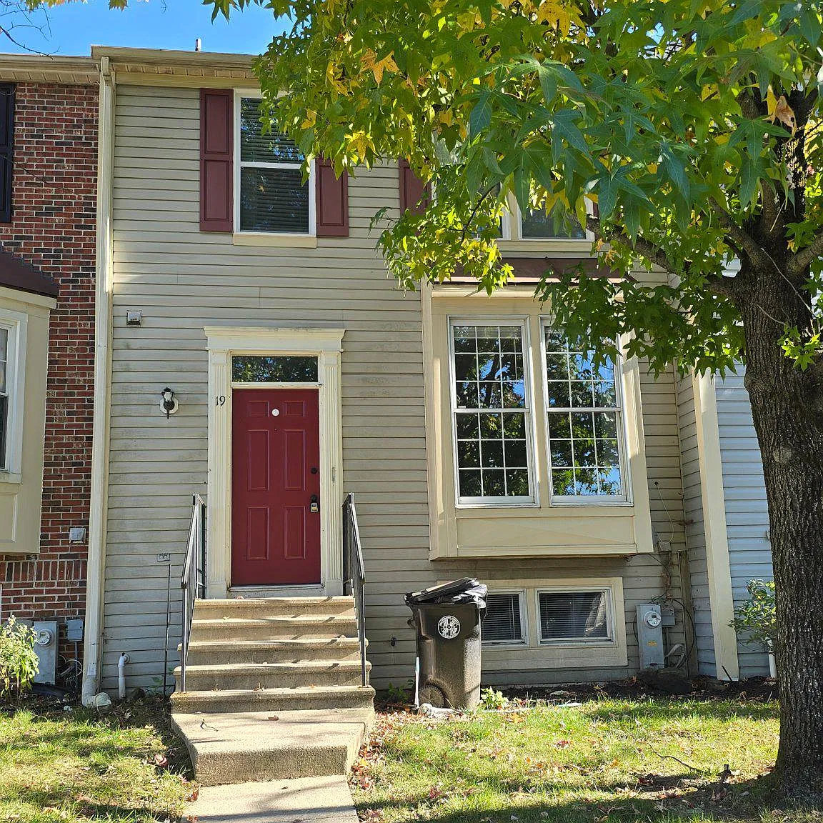 3 bed, 3.5 bath, 1732 sqft, $2,400 — Photo 1