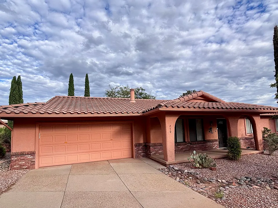 250 Redrock Rd