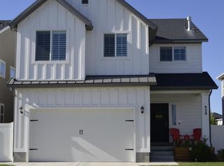 920 W McKenna Rd, Bluffdale, UT 84065