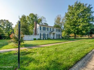 8700 Glen Pointe Rd, Broeck Pointe, KY 40241