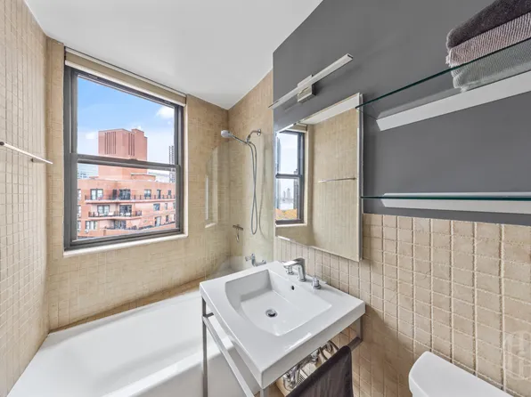 225 East 36th Street image 5 of 7