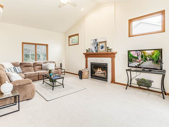 2nd image of 24593 Rolling Oak Dr