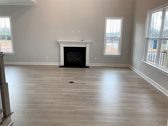 3rd image of 5 Herty Dr