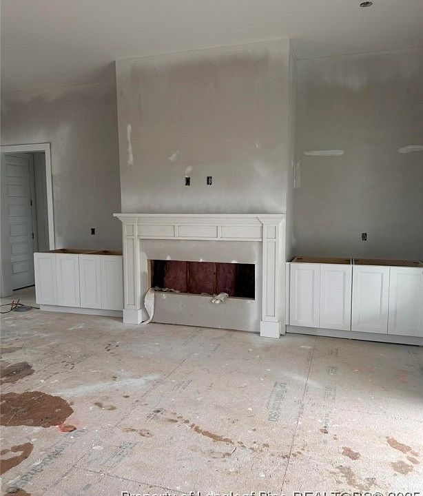 2nd image of 281 Leland Ln