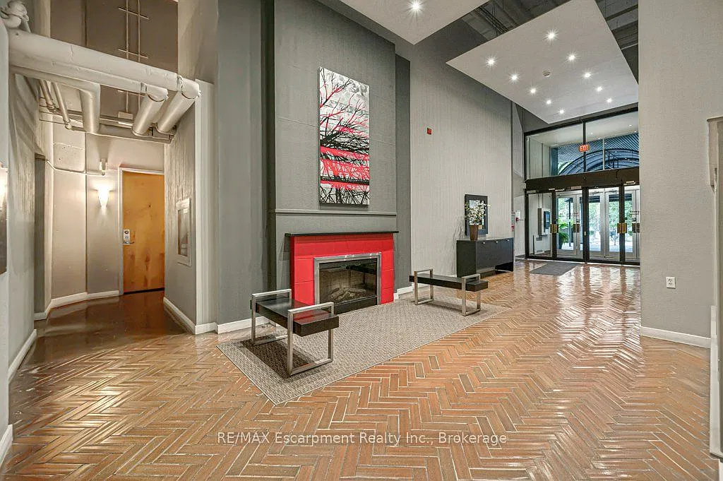 Core Lofts — Photo 4