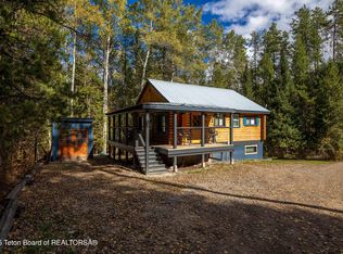 704 Sunset Dr, Alpine, WY 83128