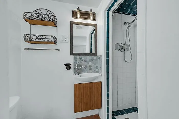 1209 E Meadowbrook Ave — Photo 22