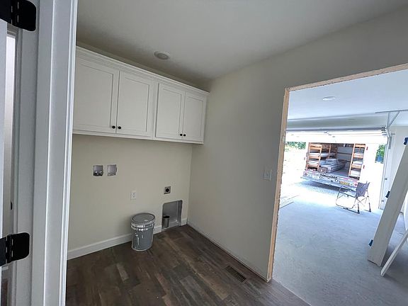 4th image of 293 Dayton Ave