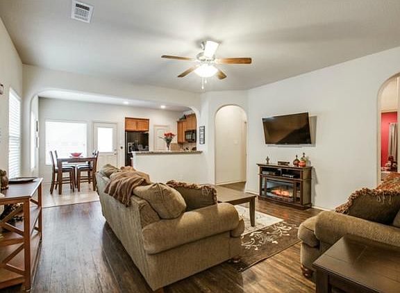 5th image of 1220 Doe Meadow Dr