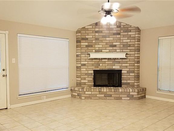 3rd image of 16501 Lone Wolf Dr