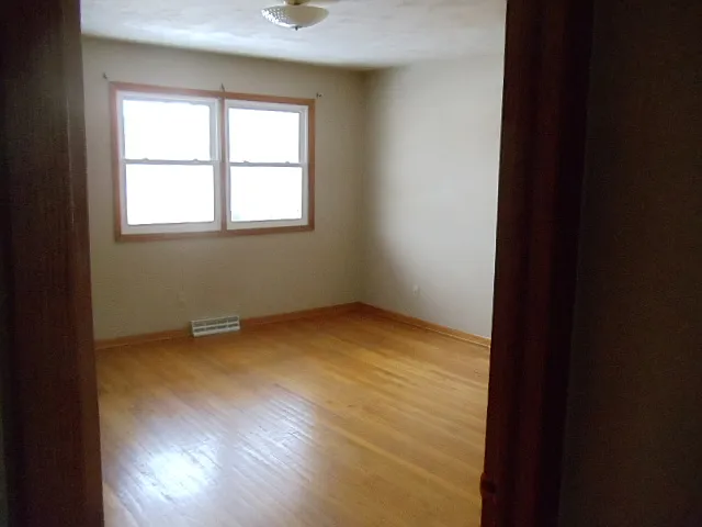 PICTURE OF SECOND BEDROOM