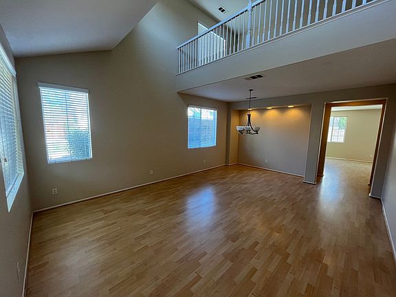 3rd image of 28328 Ware St