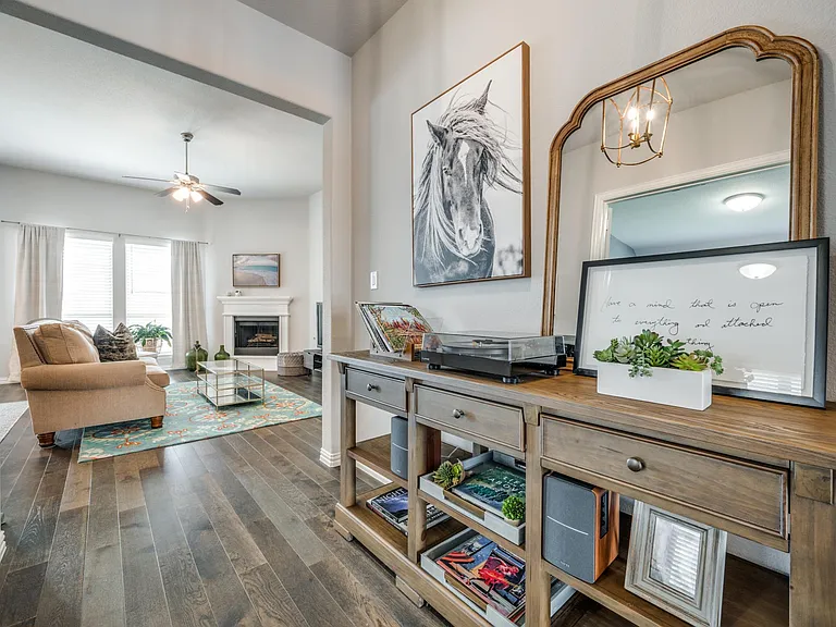 3004 Comal Dr — Photo 3