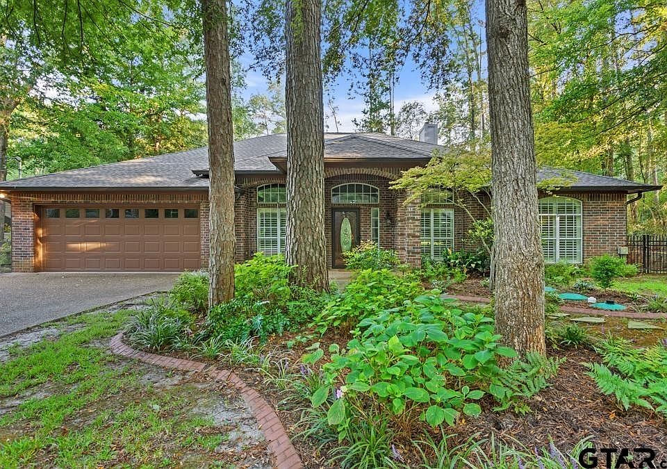 1st image of 1620 Brookhollow Dr