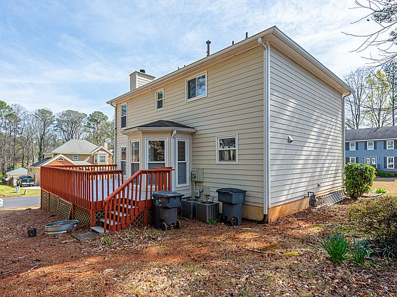 4th image of 645 Trellis Pond Ct