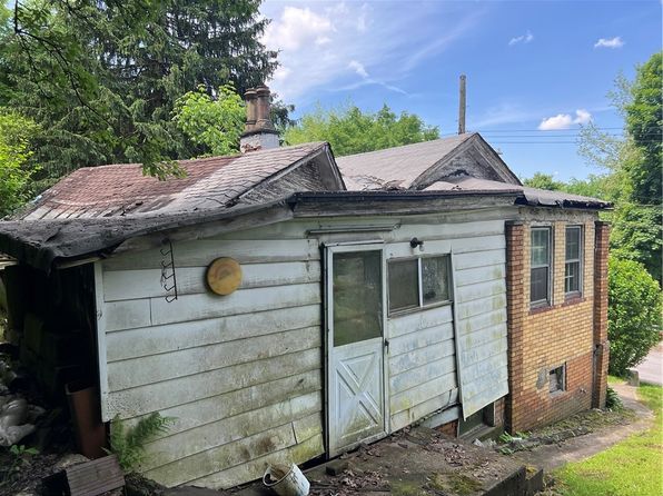 3116 30th St, New Brighton, PA 15066