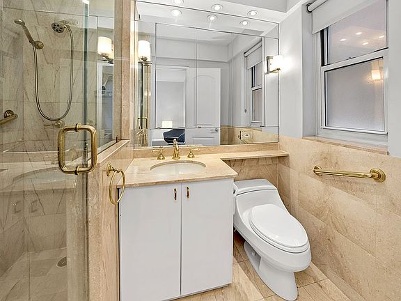5th image of 50 Sutton Pl S APT 2A