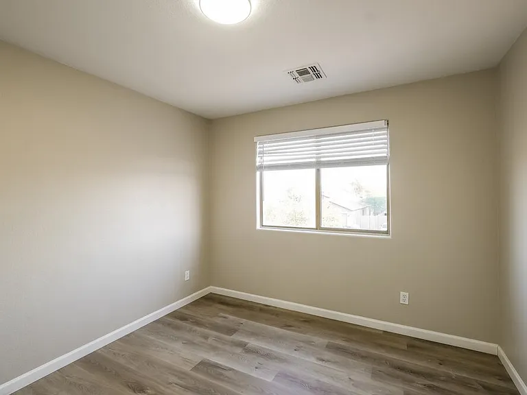 15178 W Taylor St — Photo 14