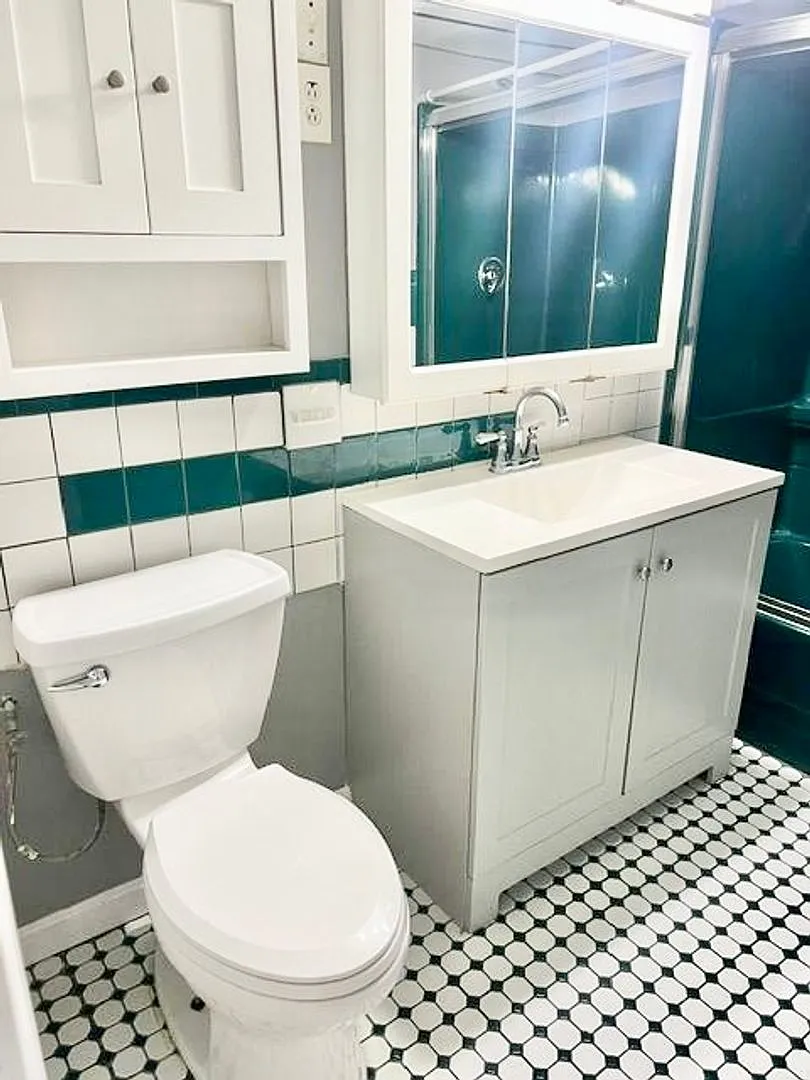 **Providence/Mount Pleasant 3 Bed Single Family - $2,895** — Photo 3