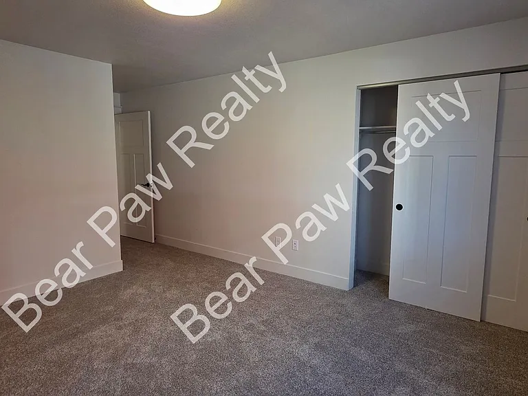 1026 Center Dr — Photo 32