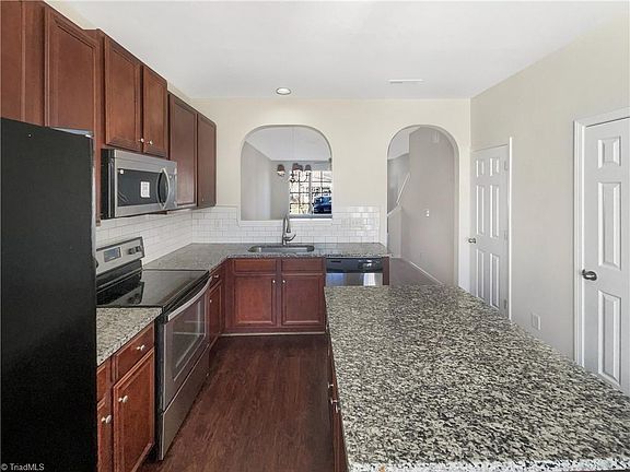 2nd image of 1139 Kelso Ln