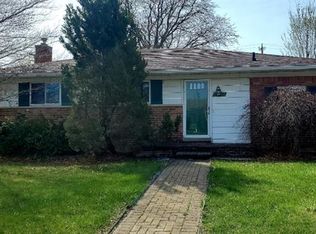27273 Kennedy St, Dearborn Heights, MI 48127