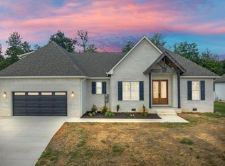 2562 Whispering Oaks Ln, Cookeville, TN 38502